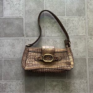 Y2K Metallic gold crocodile shoulder bag buckle closure